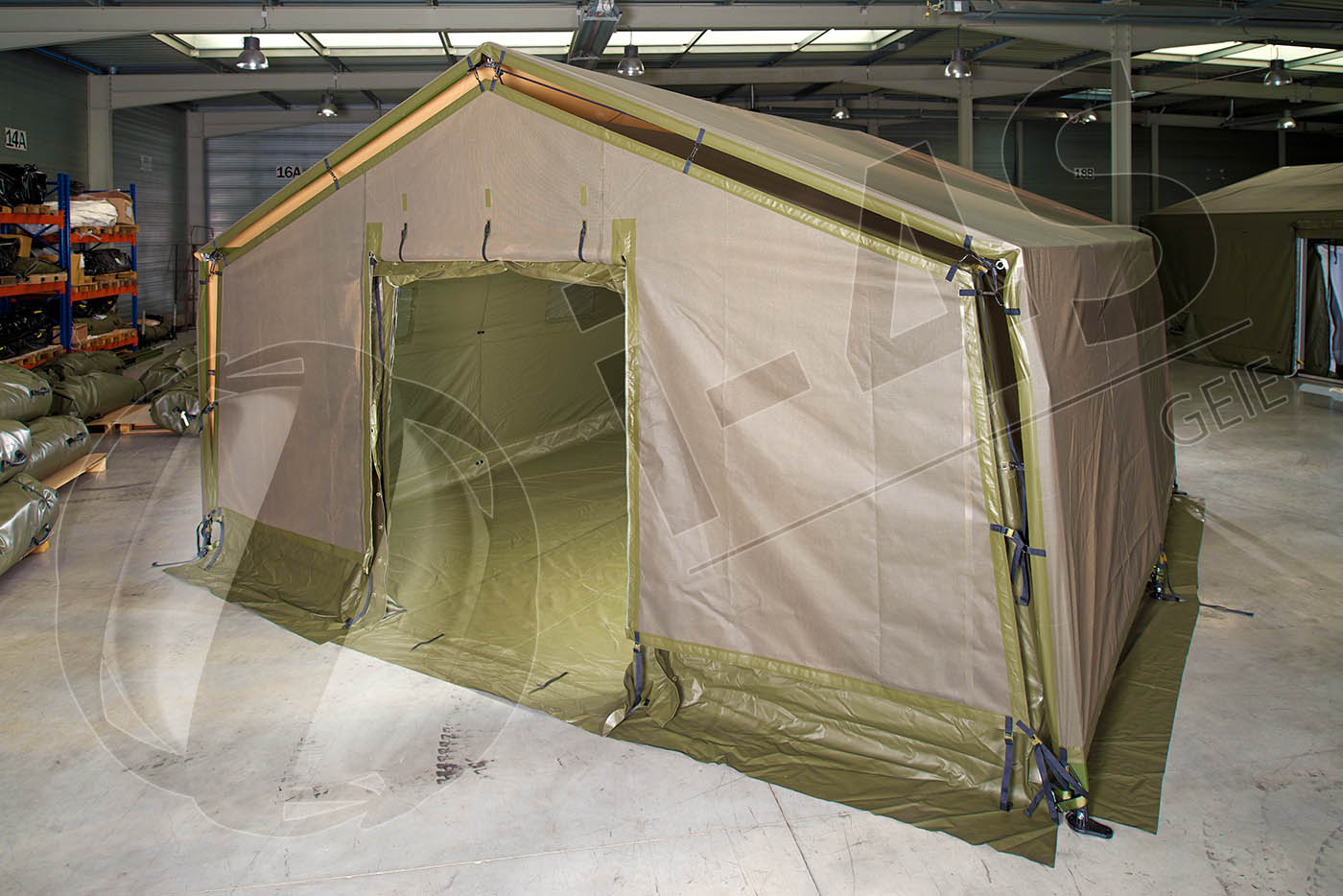 Maintenance et soutien logistique I-4S Tente militaire